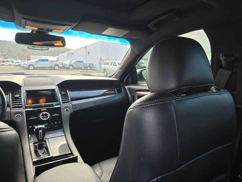 Used 2018 Ford Taurus Limited image 14