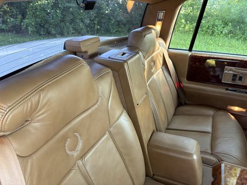 Used 1989 Cadillac Seville FWD image 29