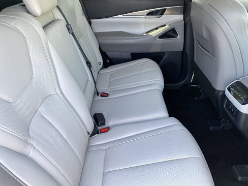 Certified 2026 INFINITI QX60 Luxe FWD image 12