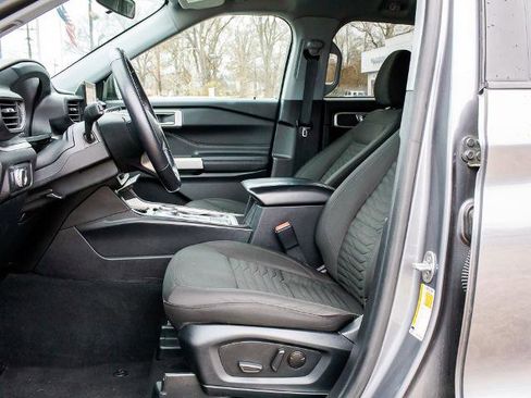 Certified 2021 Ford Explorer XLT image 18