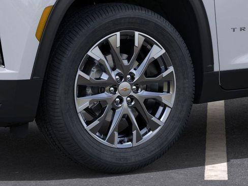 New 2026 Chevrolet Traverse LT w/ Sun and Wheel Package FWD image 9