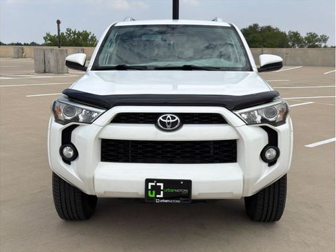 Used 2016 Toyota 4Runner SR5 AWD/4WD image 2