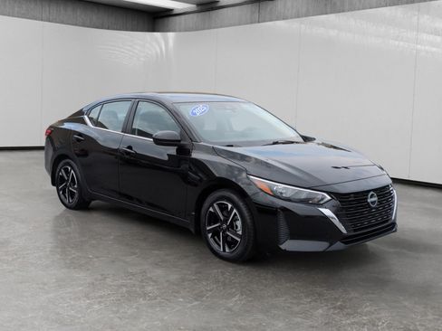 Used 2025 Nissan Sentra SV FWD image 1