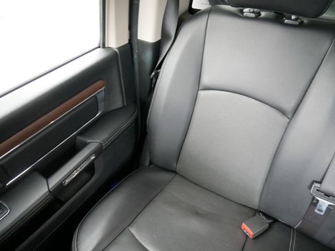 Used 2017 RAM 1500 Laramie image 12