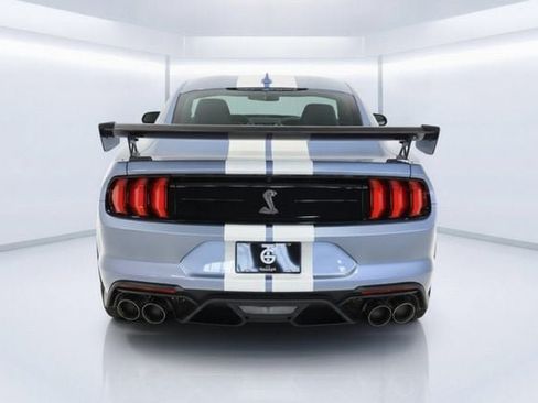 Used 2022 Ford Mustang Shelby GT500 w/ Carbon Fiber Track Pack RWD image 5