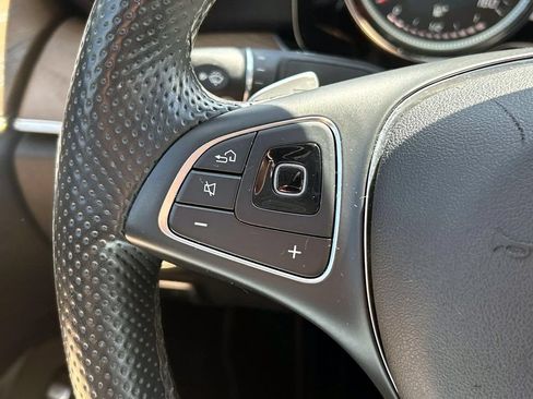 Used 2018 Mercedes-Benz E 300 4MATIC image 25