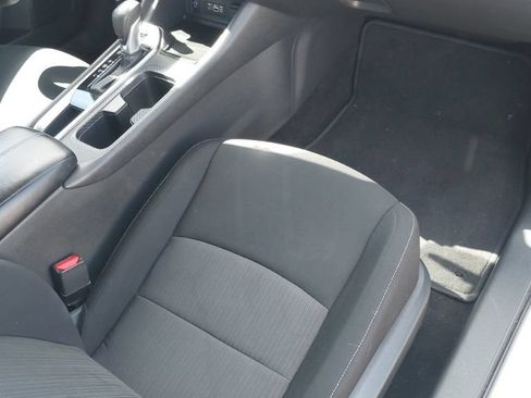 Used 2024 Nissan Sentra SV FWD image 14