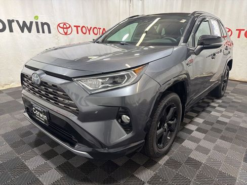 Used 2021 Toyota RAV4 XSE AWD/4WD image 3