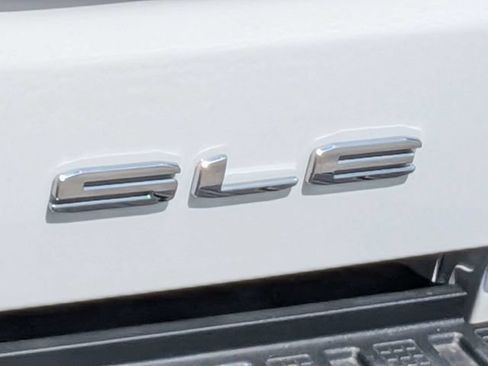 New 2026 GMC Sierra 1500 SLE w/ X31 Off-Road Package AWD/4WD image 15