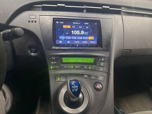 Used 2011 Toyota Prius Two image 10