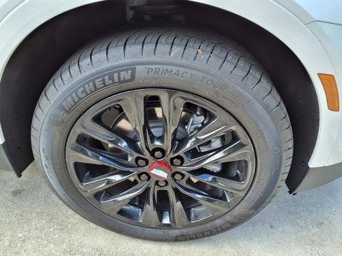 New 2026 Cadillac XT5 Luxury w/ LPO, Red Accent Package image 7