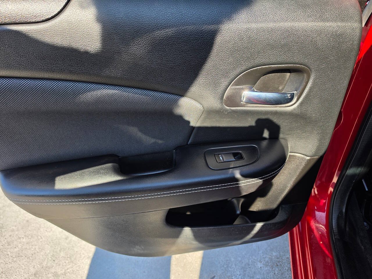 Used 2013 Dodge Avenger SE FWD image 20