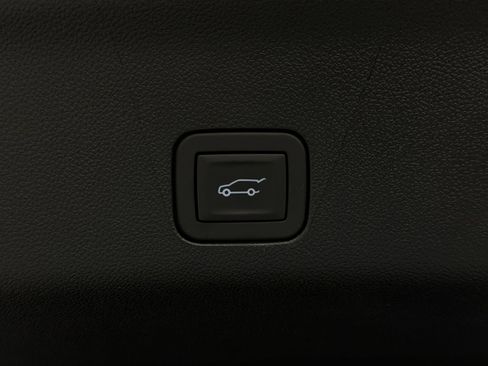 Used 2026 GMC Yukon Denali w/ Sun & Power Step Package AWD/4WD image 14