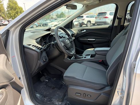 Used 2017 Ford Escape SE AWD/4WD image 10