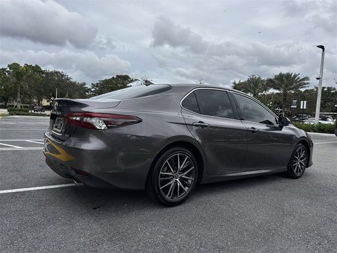 Used 2023 Toyota Camry XLE image 25