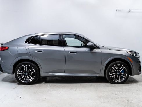 Used 2025 BMW X2 xDrive28i AWD/4WD image 8