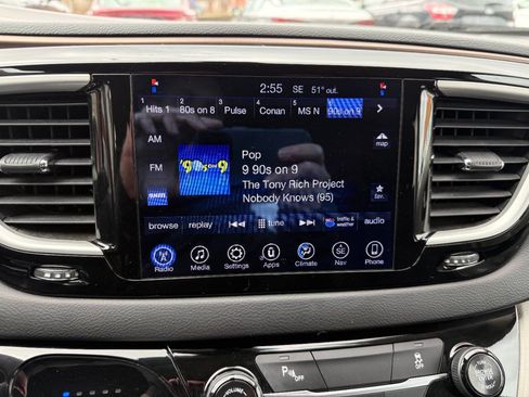 Used 2017 Chrysler Pacifica Touring w/ Tire & Wheel Group image 22