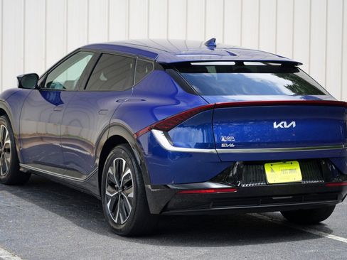 Used 2022 Kia EV6 Wind RWD image 47