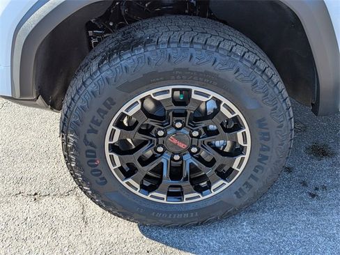 New 2026 GMC Canyon AT4 image 9