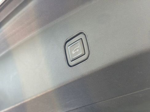 Used 2024 Cadillac Lyriq Sport RWD image 7