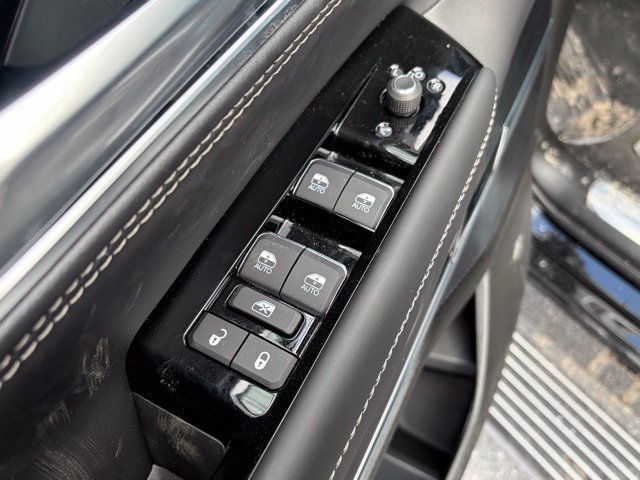 New 2026 Jeep Grand Wagoneer Summit AWD/4WD image 12