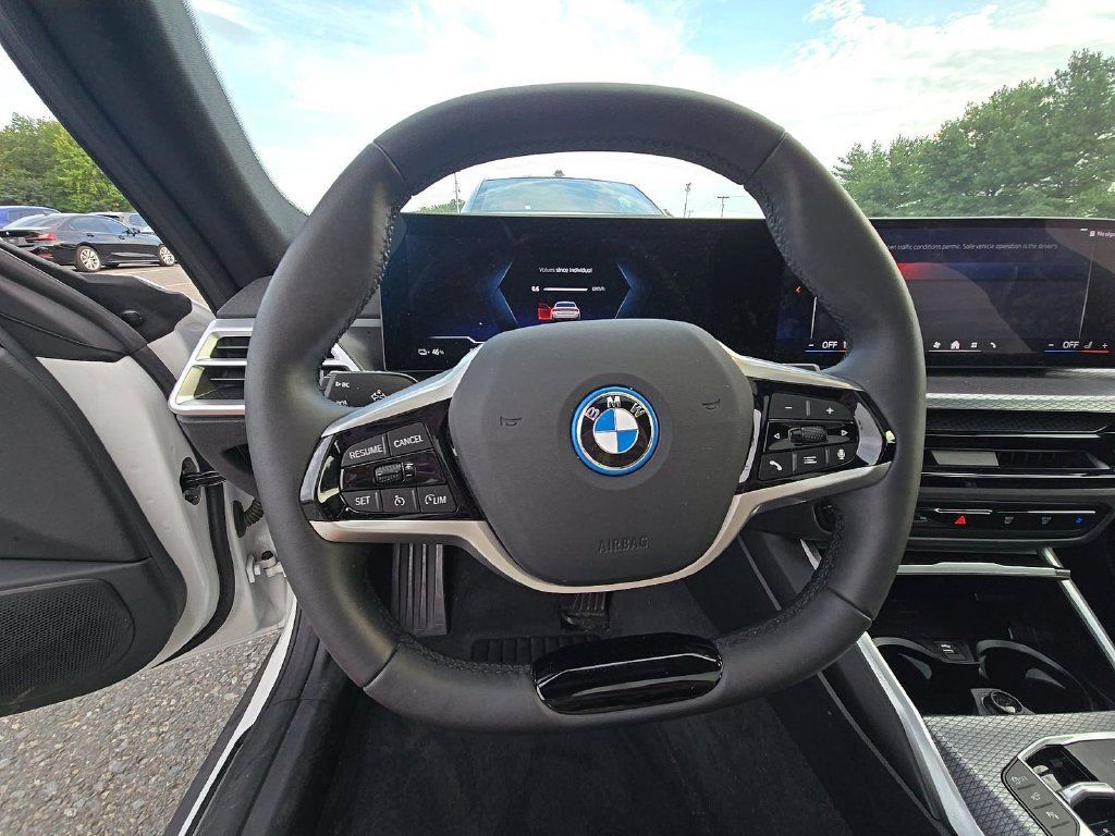 Used 2025 BMW i4 xDrive40i w/ Premium Package AWD/4WD image 18