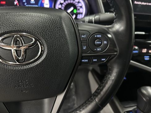 Used 2021 Toyota Camry SE w/ Cold Weather Package image 18