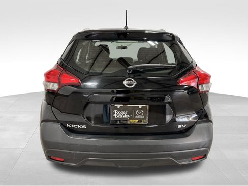 Used 2019 Nissan Kicks SV image 7