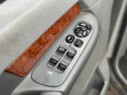 Used 2006 Dodge Ram 2500 Truck SLT image 12