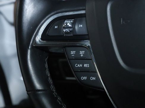 Certified 2023 Lincoln Nautilus Reserve image 23