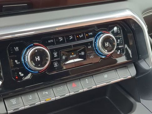 New 2026 GMC Sierra 3500 Denali Ultimate w/ LPO, Black Badging Package image 34