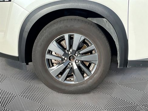 Certified 2024 Nissan Pathfinder SV image 27