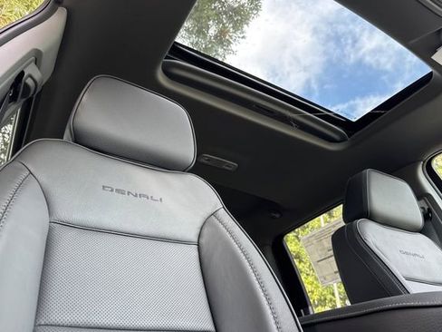 New 2026 GMC Sierra 2500 Denali w/ Denali Reserve Package image 18