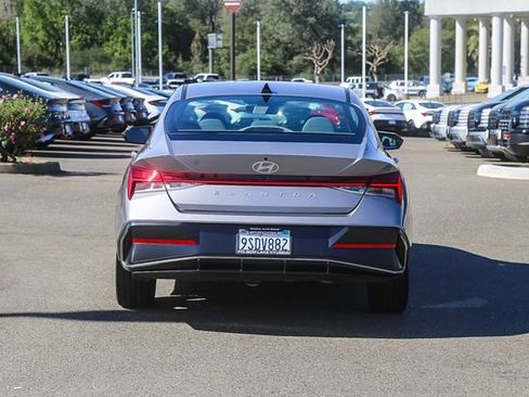 Certified 2025 Hyundai Elantra SEL image 4