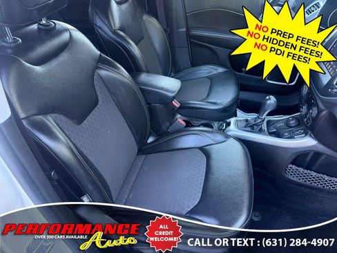 Used 2019 Jeep Compass Latitude w/ Cold Weather Group AWD/4WD image 24