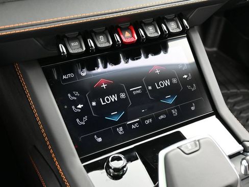 Used 2025 Lamborghini Urus S AWD/4WD image 21