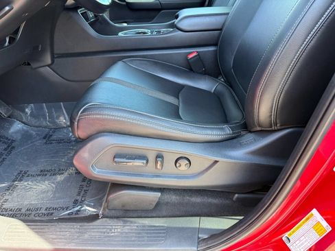 Used 2023 Honda Pilot Touring image 13