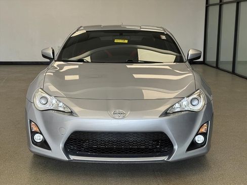 Used 2015 Scion FR-S image 3