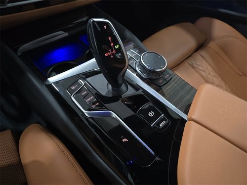 Certified 2023 BMW 530i w/ Convenience Package image 21