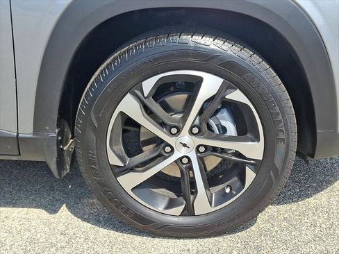 Used 2026 Chevrolet Trax RS w/ Sunroof Package FWD image 9