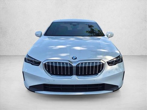 Used 2024 BMW 530i xDrive w/ Convenience Package AWD/4WD image 2