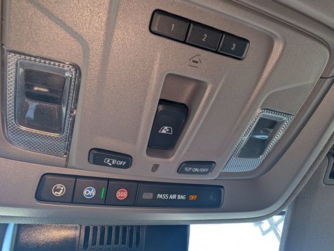 Used 2025 Chevrolet Silverado 1500 LT AWD/4WD image 19