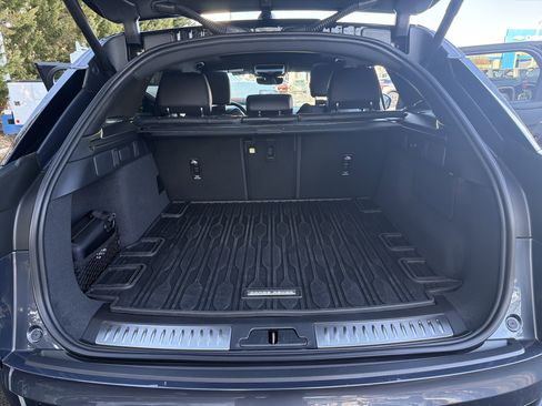 Used 2026 Land Rover Range Rover Velar Dynamic SE image 32