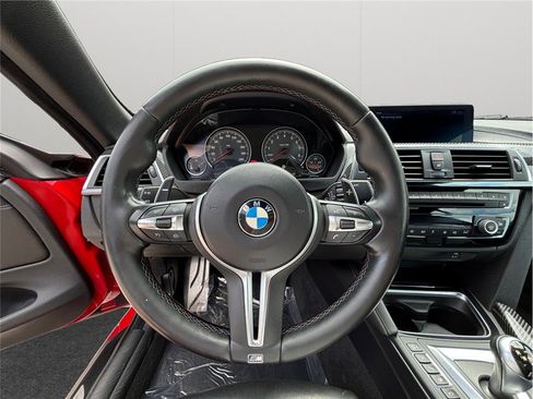 Used 2020 BMW M4 Convertible w/ Competition Package RWD image 29