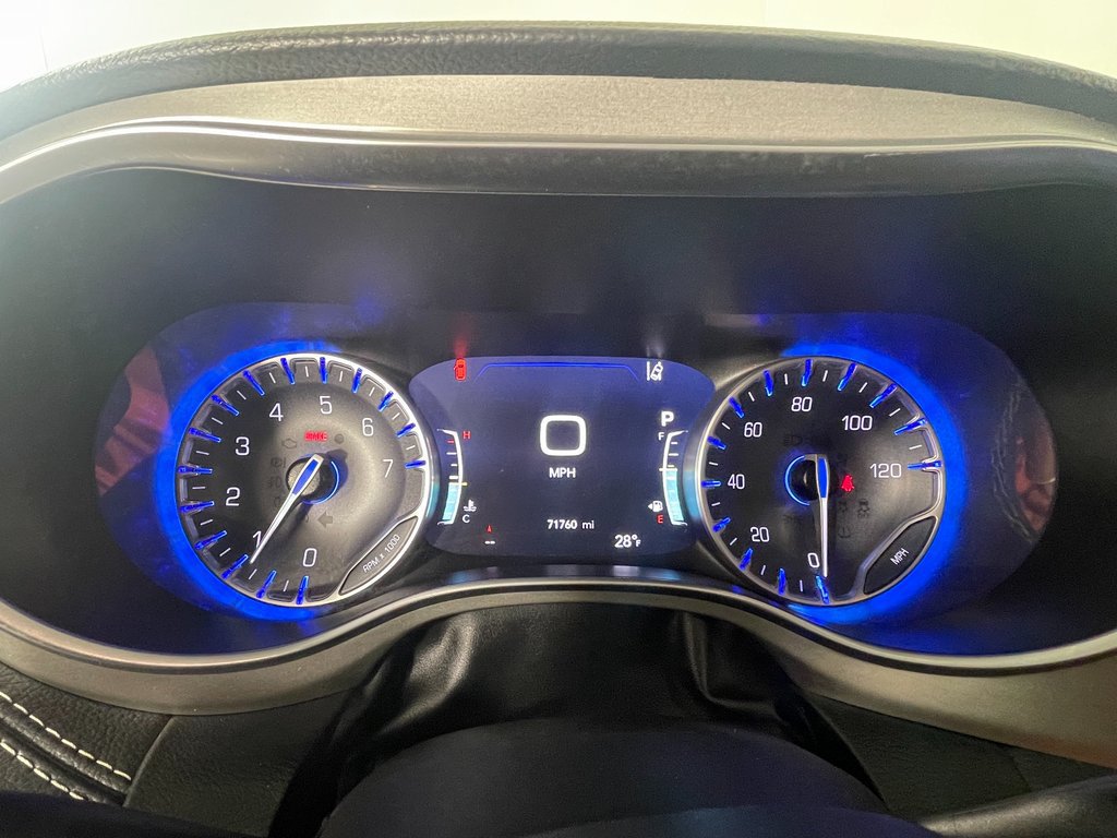 Used 2024 Chrysler Pacifica Limited w/ S Appearance Package FWD image 17