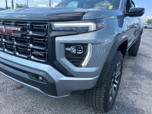 Used 2024 GMC Canyon AT4 w/ Technology Package image 9