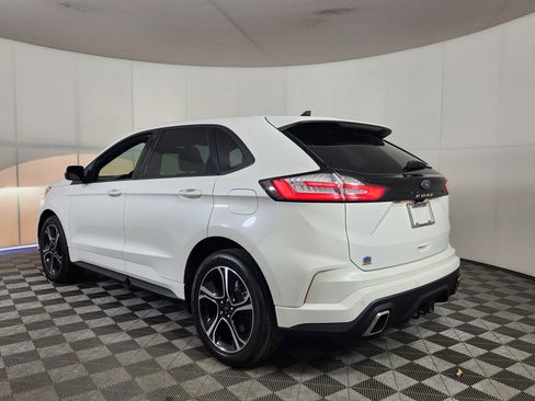 Used 2023 Ford Edge ST image 4