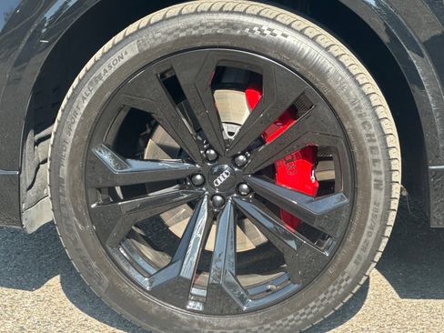 Used 2019 Audi Q8 Prestige w/ Towing Package image 26