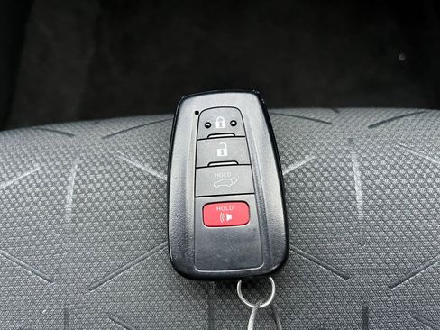 Used 2025 Toyota RAV4 XLE image 23