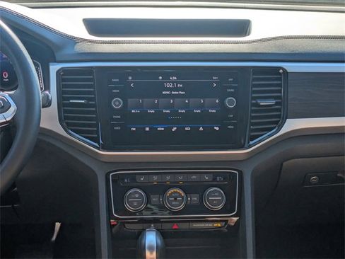 Certified 2022 Volkswagen Atlas SE image 19